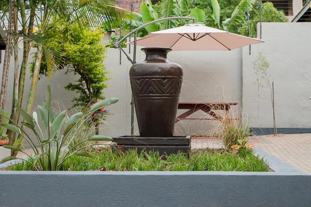 Vinique Guesthouse Mbombela Exterior photo